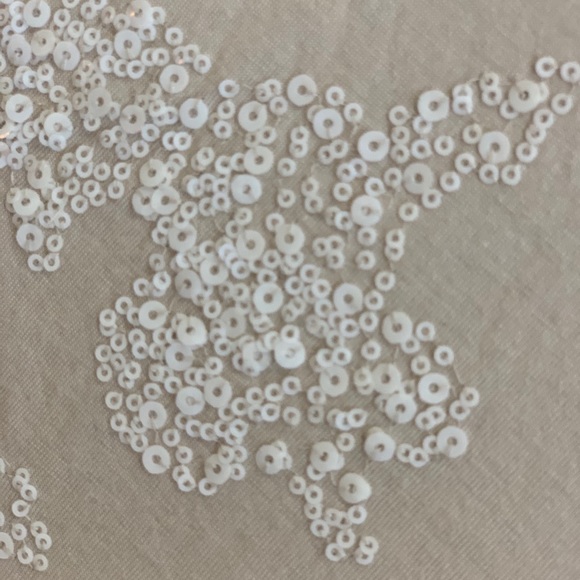 Express sleeveless elegant top - Picture 3 of 3